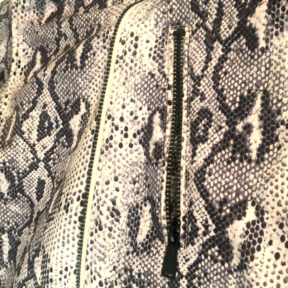 BCBG Generation python all weather jacket - Picture 4 of 5